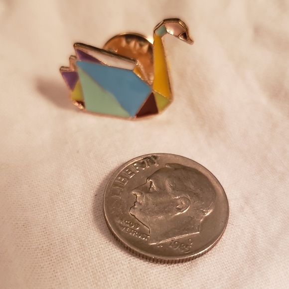 3/$20 pin sale!! Origami Swan enamel pin - Picture 2 of 2